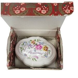 Vintage 1983 Avon Memories Porcelain Music Box Floral Scalloped Gold Rim